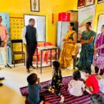 दोरनापाल मं निरीक्षण दौरान अधिकारी संग कलेक्टर अमित कुमार